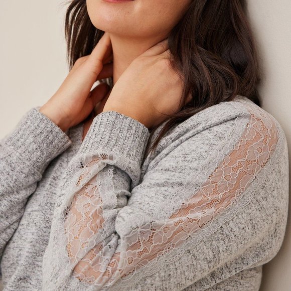 NEW Plus Size 5X Torrid Super Soft Gray Sweater Plush V-Neck Lace top shirt - Picture 3 of 4